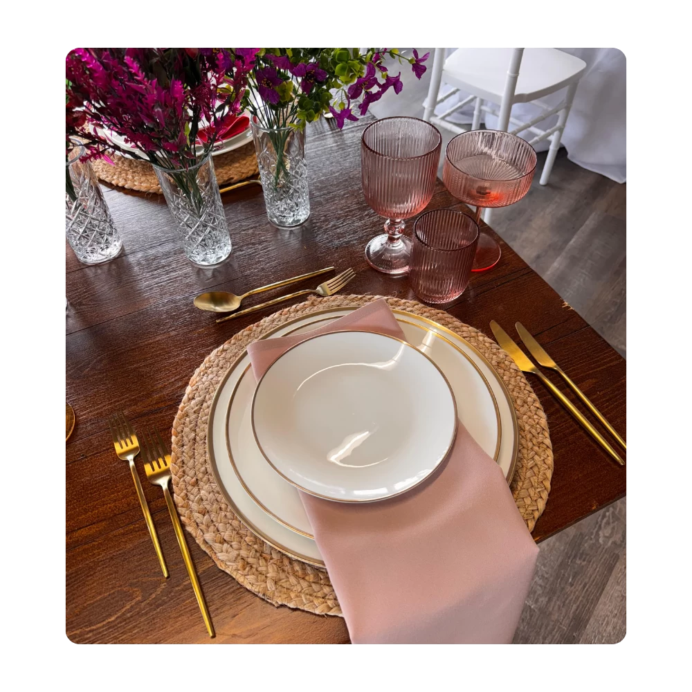 Serviette Rose - Gesponnenes Polyester zum Mieten (Bild 1)