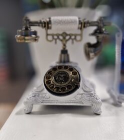 Schönes Vintage Telefon in weiss zum mieten