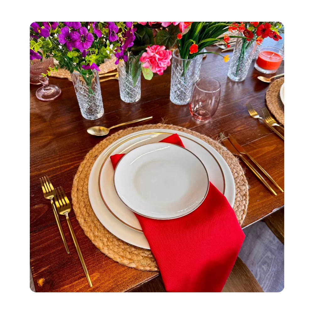 Serviette Red - Gesponnenes Polyester zum Mieten (Bild 1)